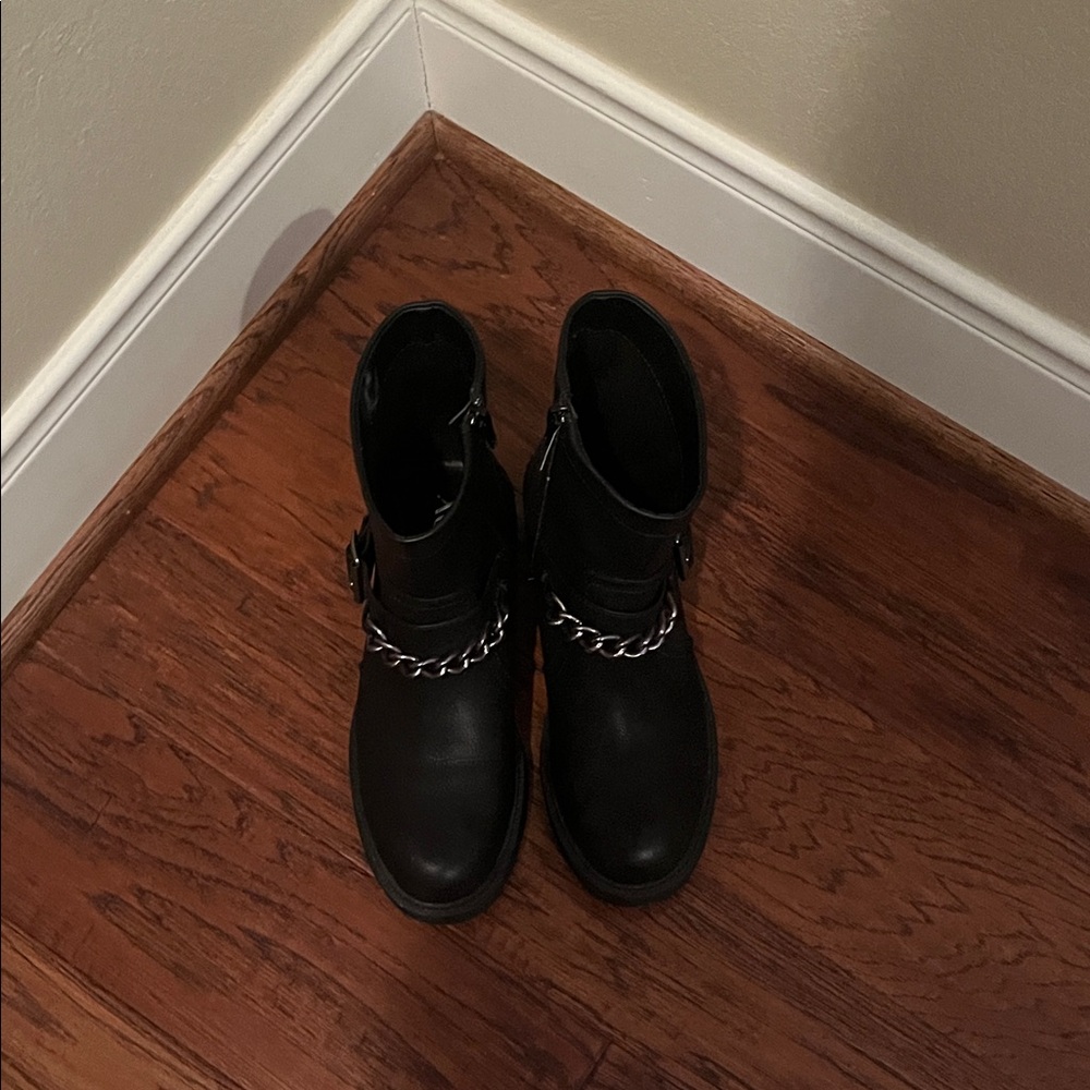 XOXO Black Boots with Silver Chain Accent
